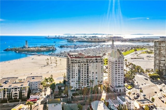 Primary Photo - 850 E Ocean Blvd