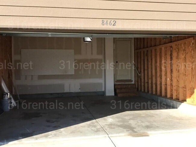 Building Photo - 8462 Granite Ct