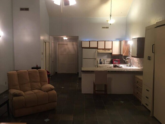Foto del edificio - 3700 Golf Colony Ln