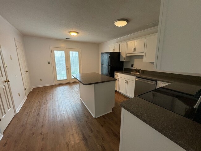 Building Photo - 2121 Turtle Ct