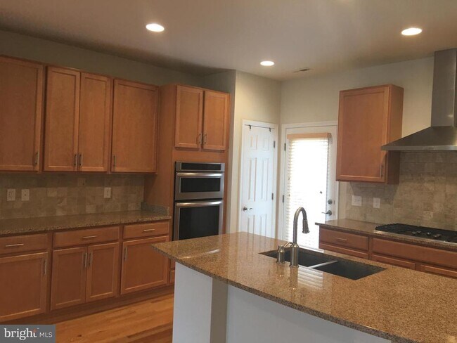 Building Photo - 3061 Waterloo Ln