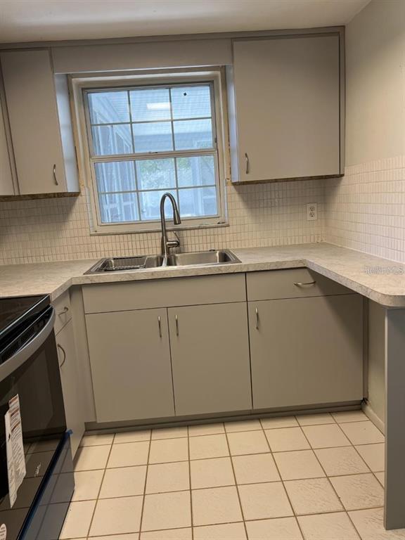 Foto del edificio - 9011 St Clair Ln
