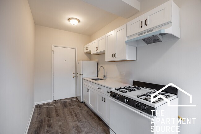 Building Photo - 7728 N Marshfield Ave