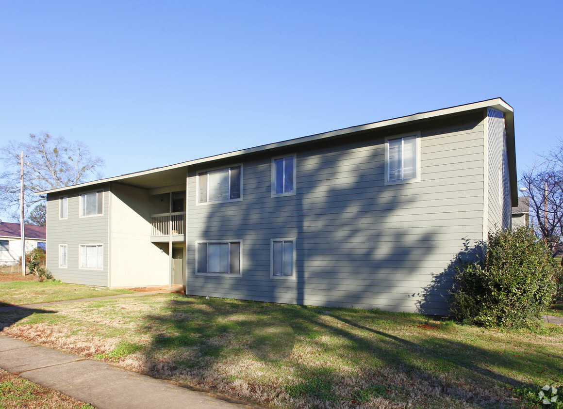 Building Photo - Hunters Glen