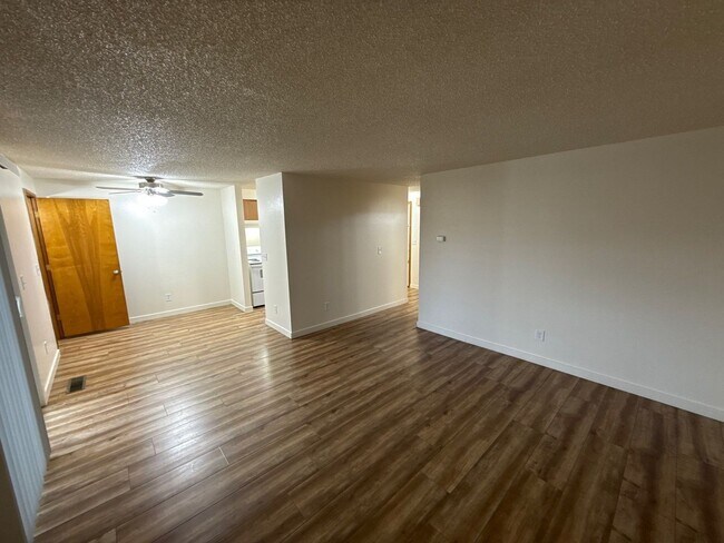 Building Photo - 673 Glen Creek Rd NW