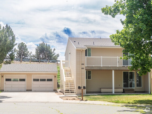Building Photo - 853 N Gossett Pl