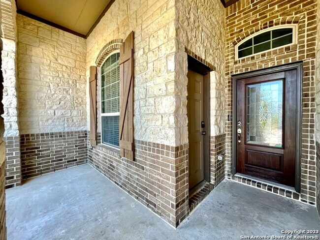 Foto del edificio - 5002 Miro