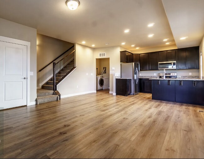 Foto del edificio - Like New townhome on Rubicon for rent!