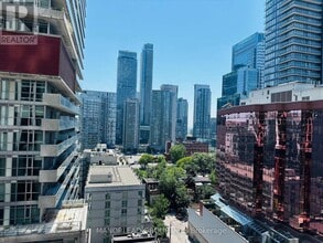 Building Photo - 400 King St W
