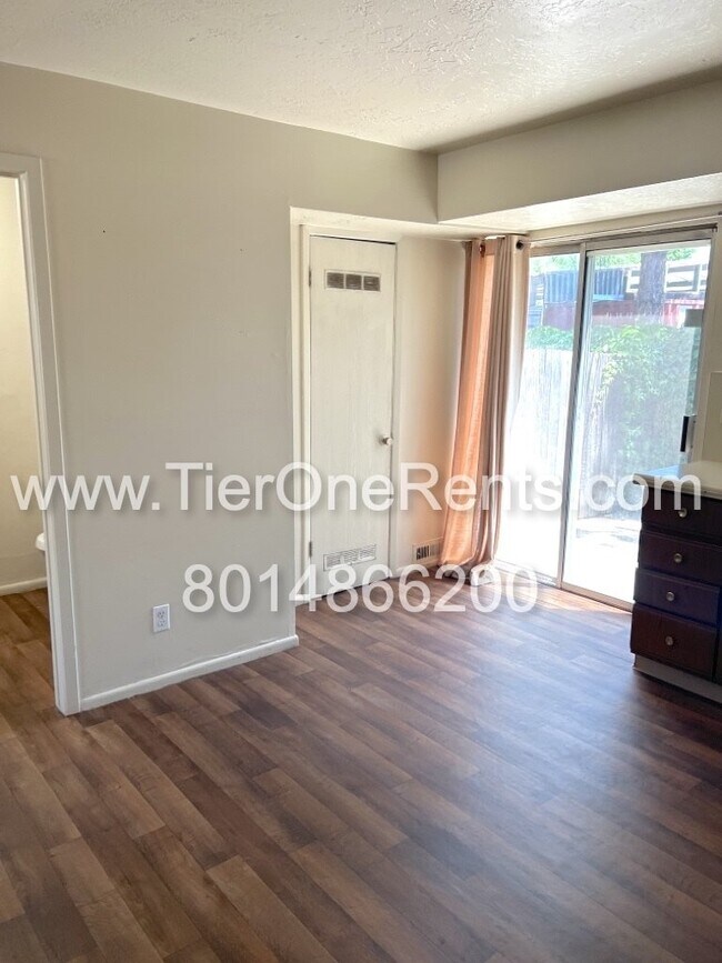 Foto del edificio - This property offers a NO DEPOSIT option a...