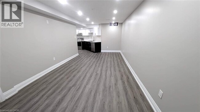 Building Photo - 100 Bridgeport Crescent