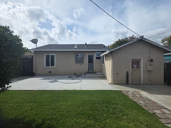 Foto del edificio - Bright + Updated San Jose Home with Private Backyard Oasis