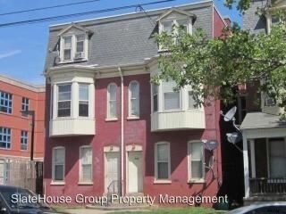 Primary Photo - 553-555 W King St