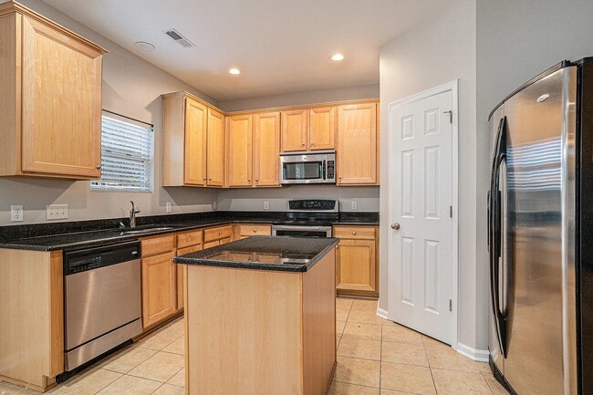 Building Photo - 239 Clayburne Dr