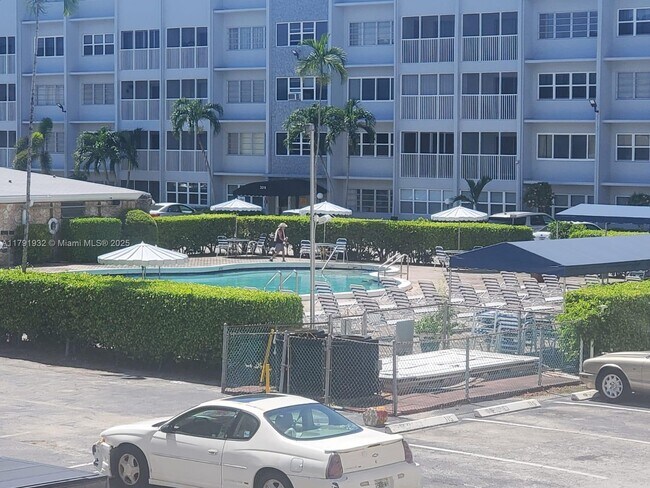 Foto del edificio - 215 SE 3rd Ave