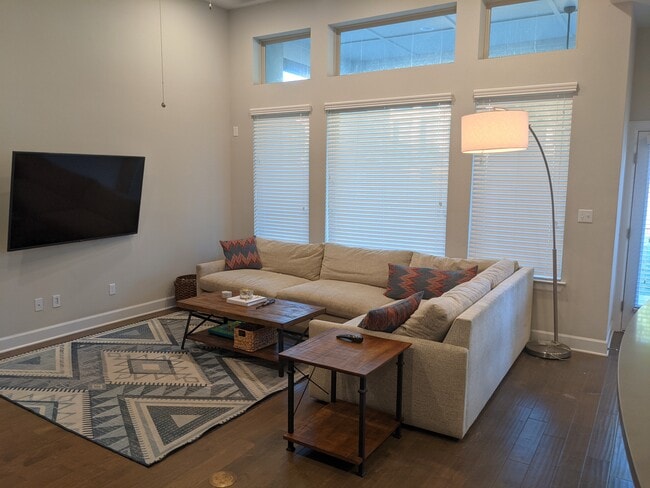 Foto del edificio - 15008 Cabrillo Way