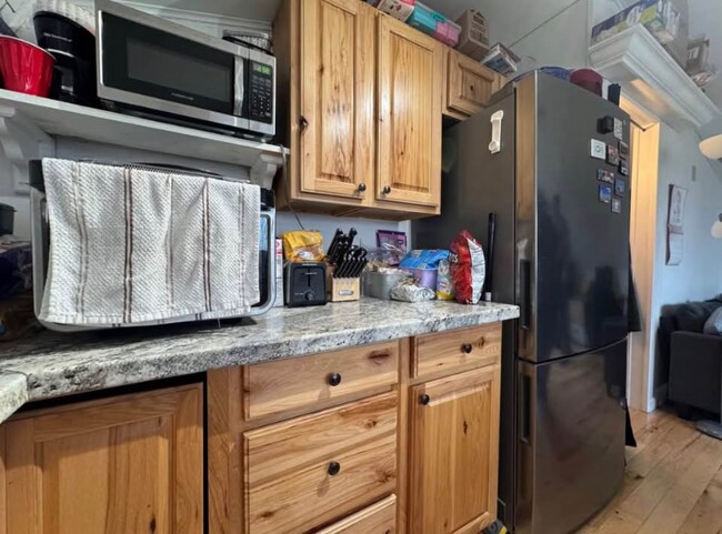 Foto del edificio - 18 Old Hollis Rd