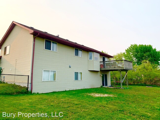 Building Photo - 5 br, 3 bath House - 10134 Karston Ave NE