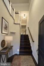 Building Photo - 43220 Thoroughfare Gap Terrace