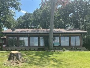 Building Photo - 402 Lcr Redbud A