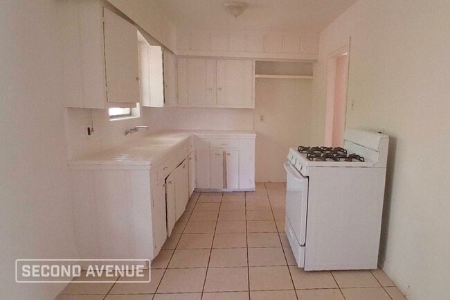 Building Photo - 343 E Delz Dr