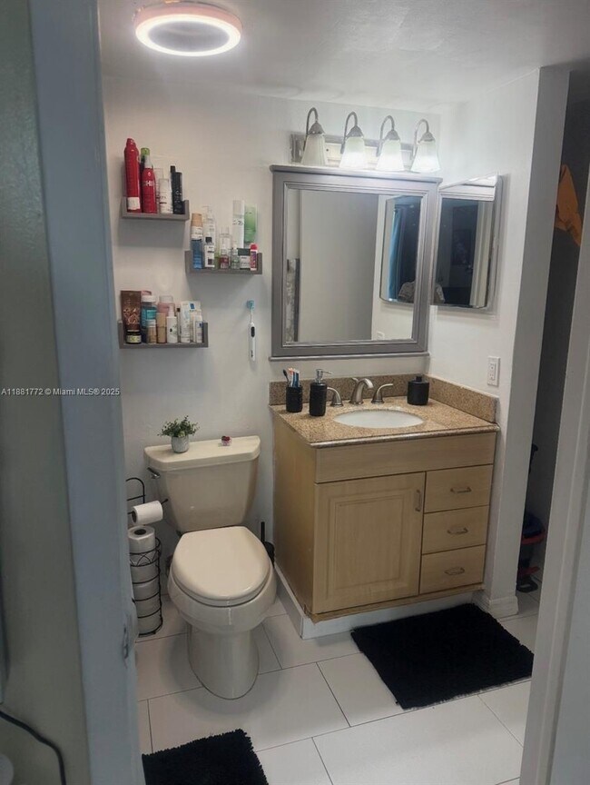 Foto del edificio - 11800 SW 18th St