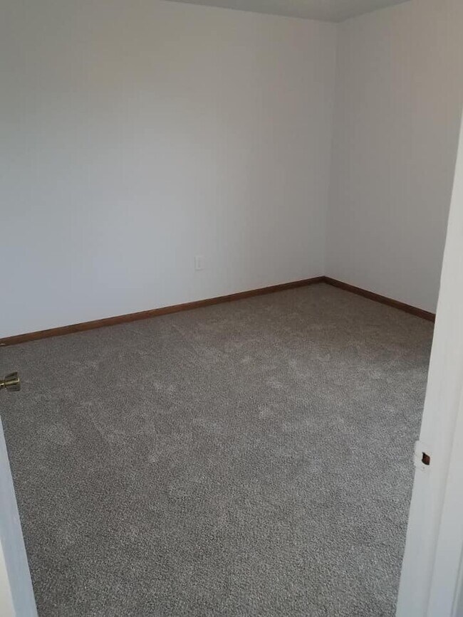 bedroom - 1232 Heermann Ct