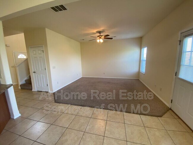 Building Photo - 1107 N Missouri Dr
