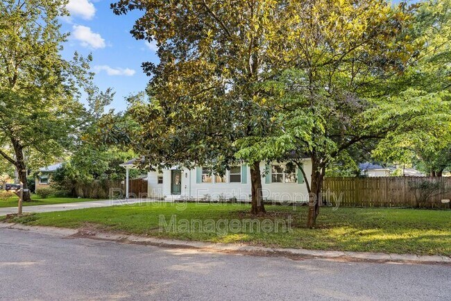 Building Photo - 604 Annie Laura Dr