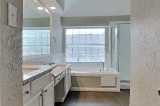Building Photo - 8815 Lawncliff Ln