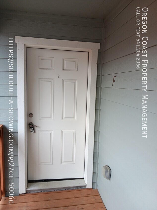 Foto principal - 170 SW Strawberry Ln