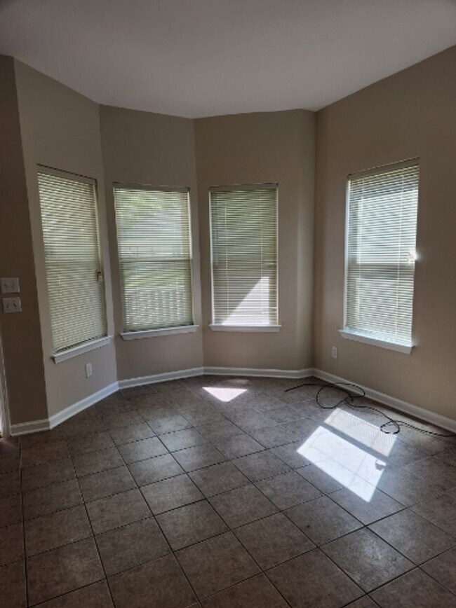 Foto del edificio - House for Rent