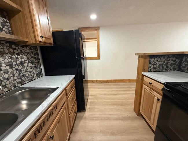 Building Photo - 192 Dorrs Corner Rd