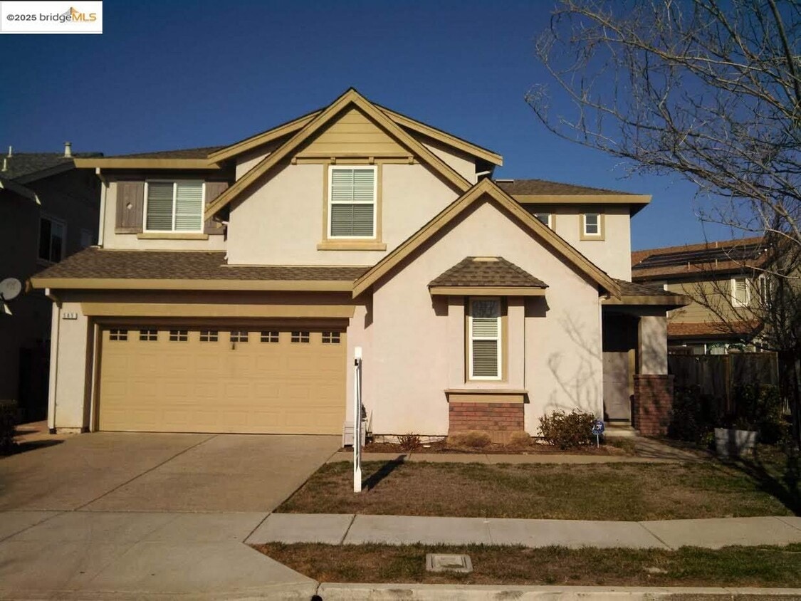 Foto principal - 585 Ash St