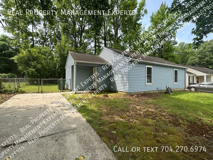 Primary Photo - Charming 2BR/1BA home in Charlotte!