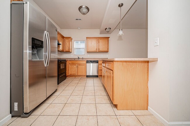 Foto del edificio - Please View 3D Virtual Walk-Through Before...