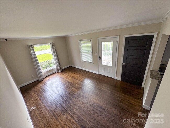 Building Photo - 3437 Airlie St