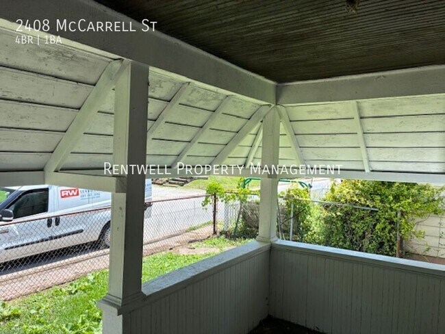 Foto del edificio - 2408 McCarrell St