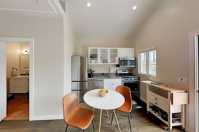 Foto del edificio - 1205 Blanchard St