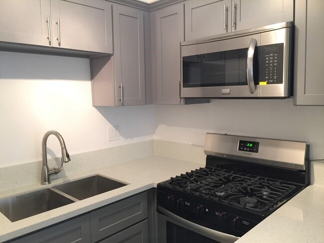 Interior Photo - Eden Roc Apartments