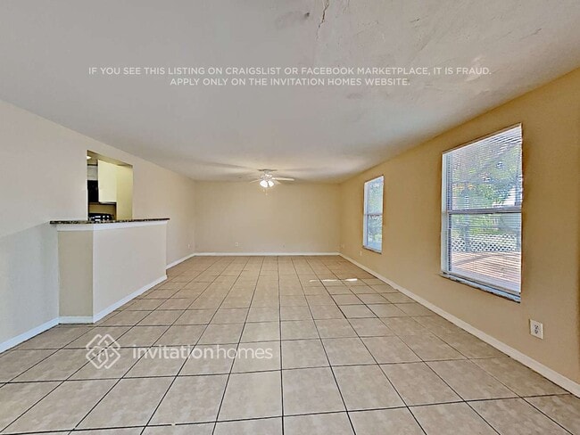 Foto del edificio - 5335 Laurelwood Pl