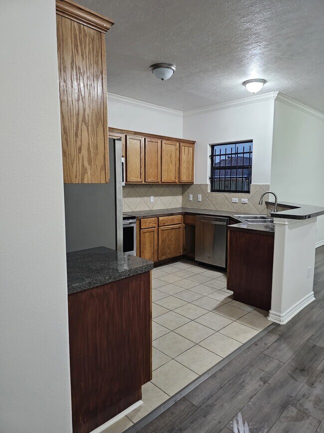 Building Photo - 4611 Briscoe St