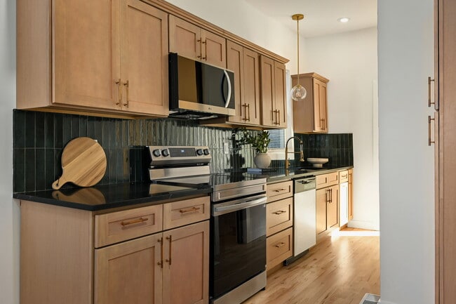 Foto del edificio - 2331 Belleview Ave