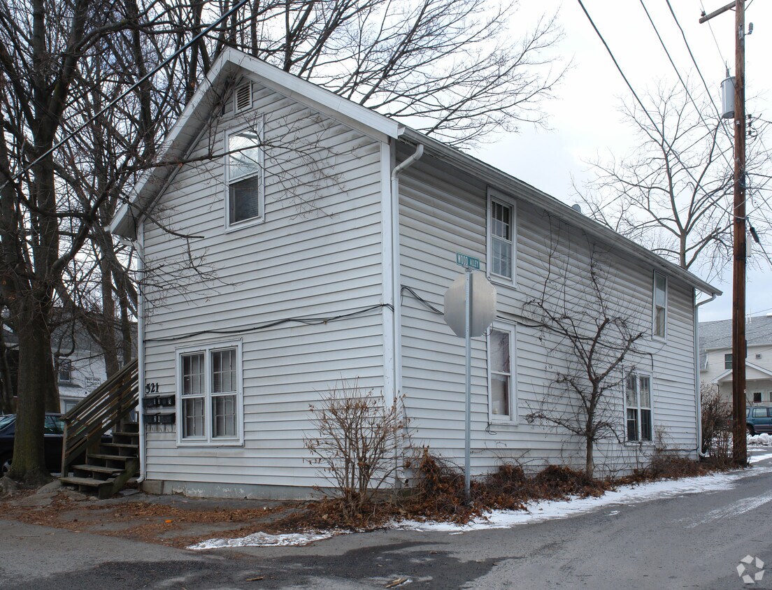Foto del edificio - 521 Clay Ln