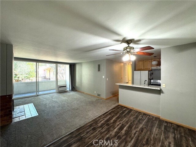 Foto del edificio - 6355 Green Valley Cir