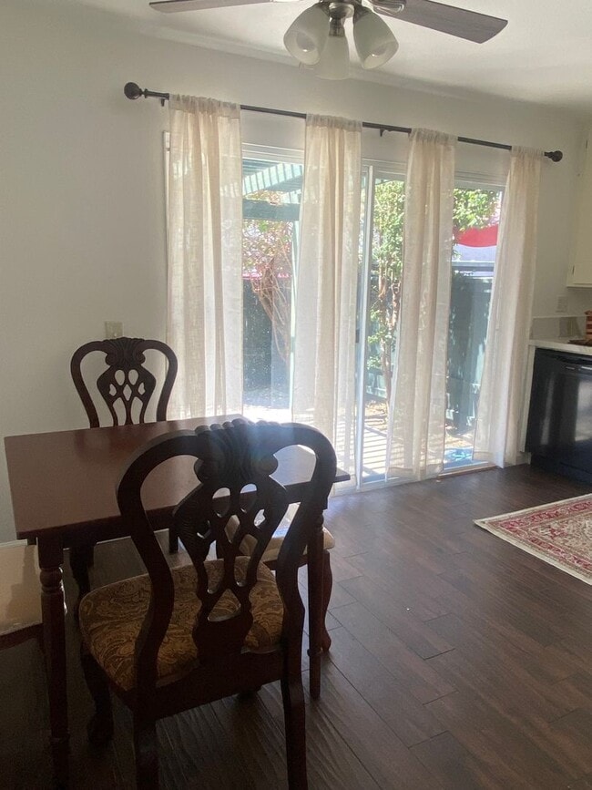 Building Photo - Move-In Ready Furnished Condo in Quiet Community