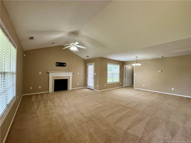 Building Photo - 227 Fairfield Cir