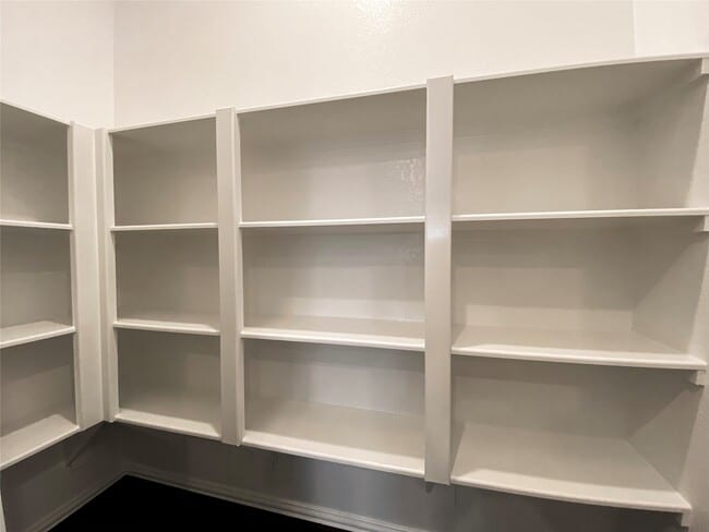 Building Photo - 31302 Whitfield Ct
