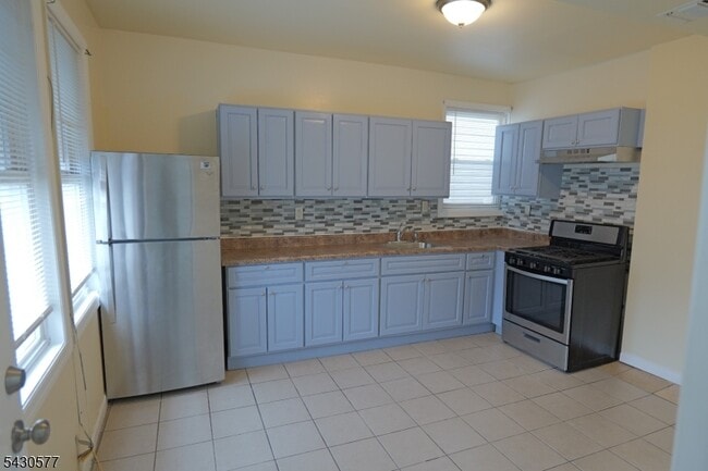 Building Photo - 84 Scheerer Ave