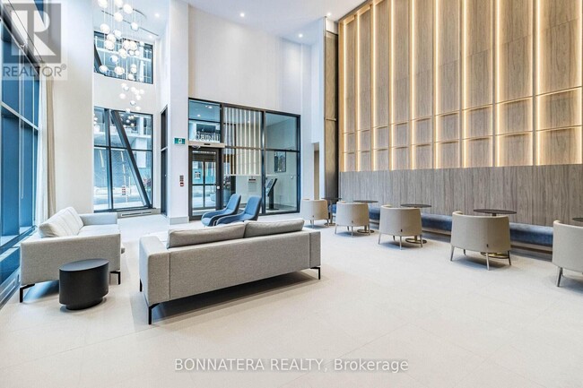 Photo du bâtiment - 4130 Parkside Village Dr